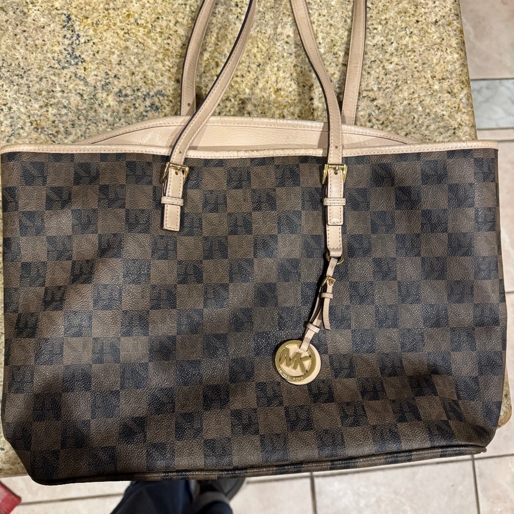 Michael kors signature tote
